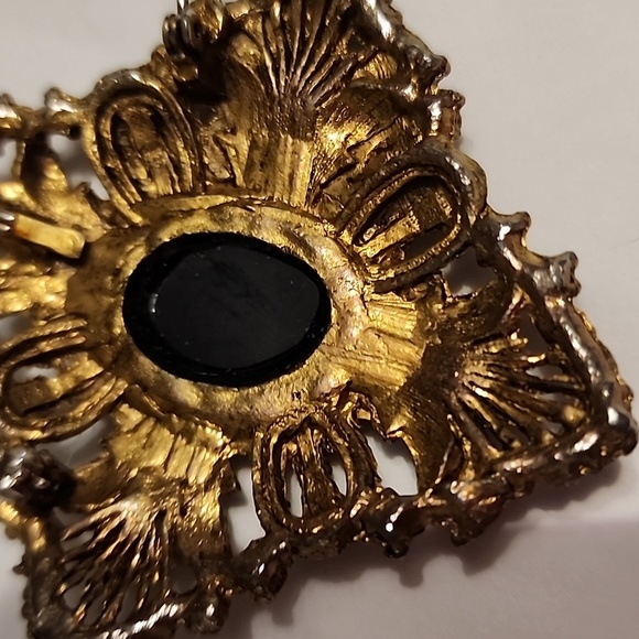 Vintage obsidian Carved cameo brooch/ pendant - Picture 5 of 7